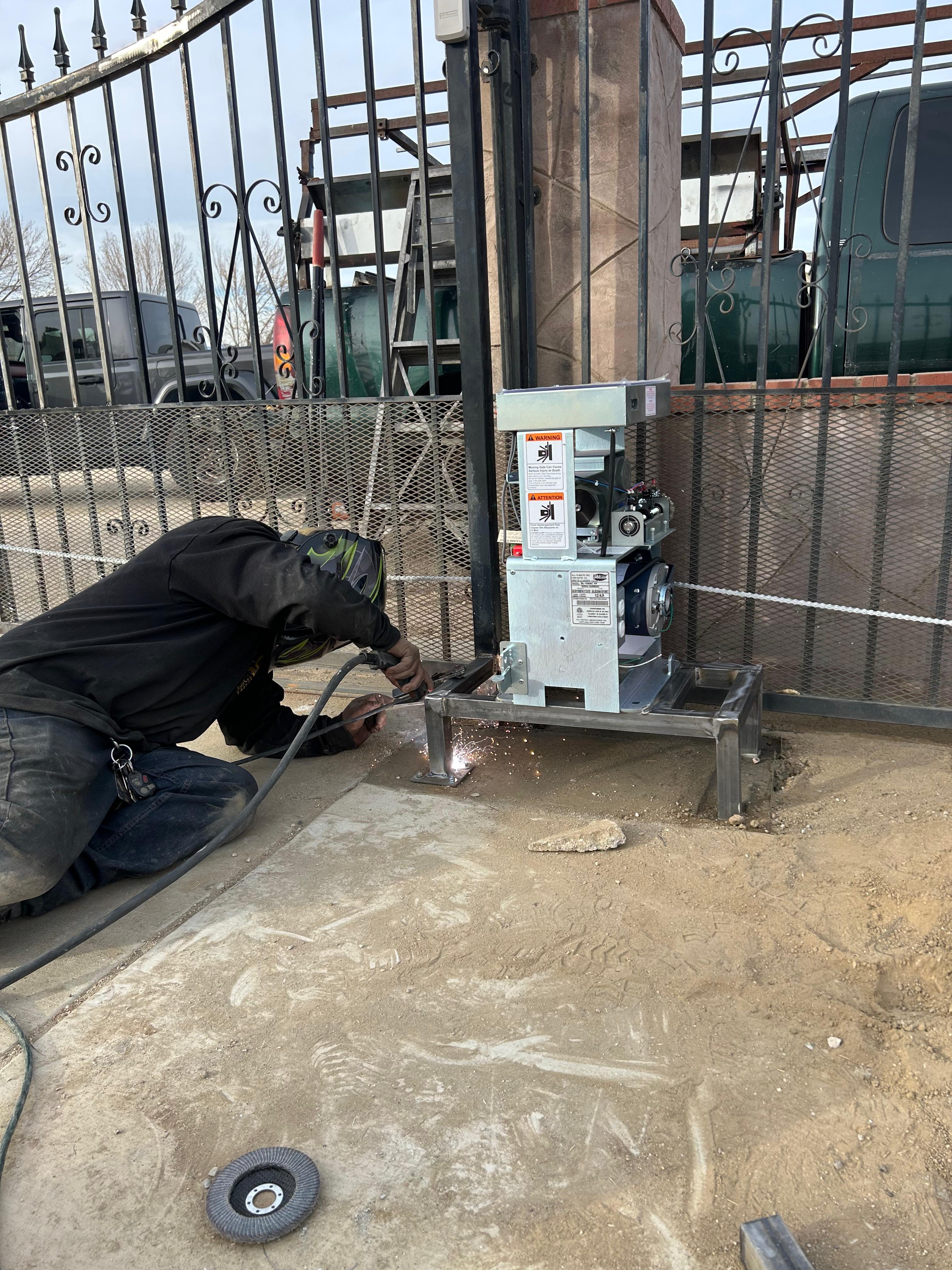 Driveway Gate Repair project photo
