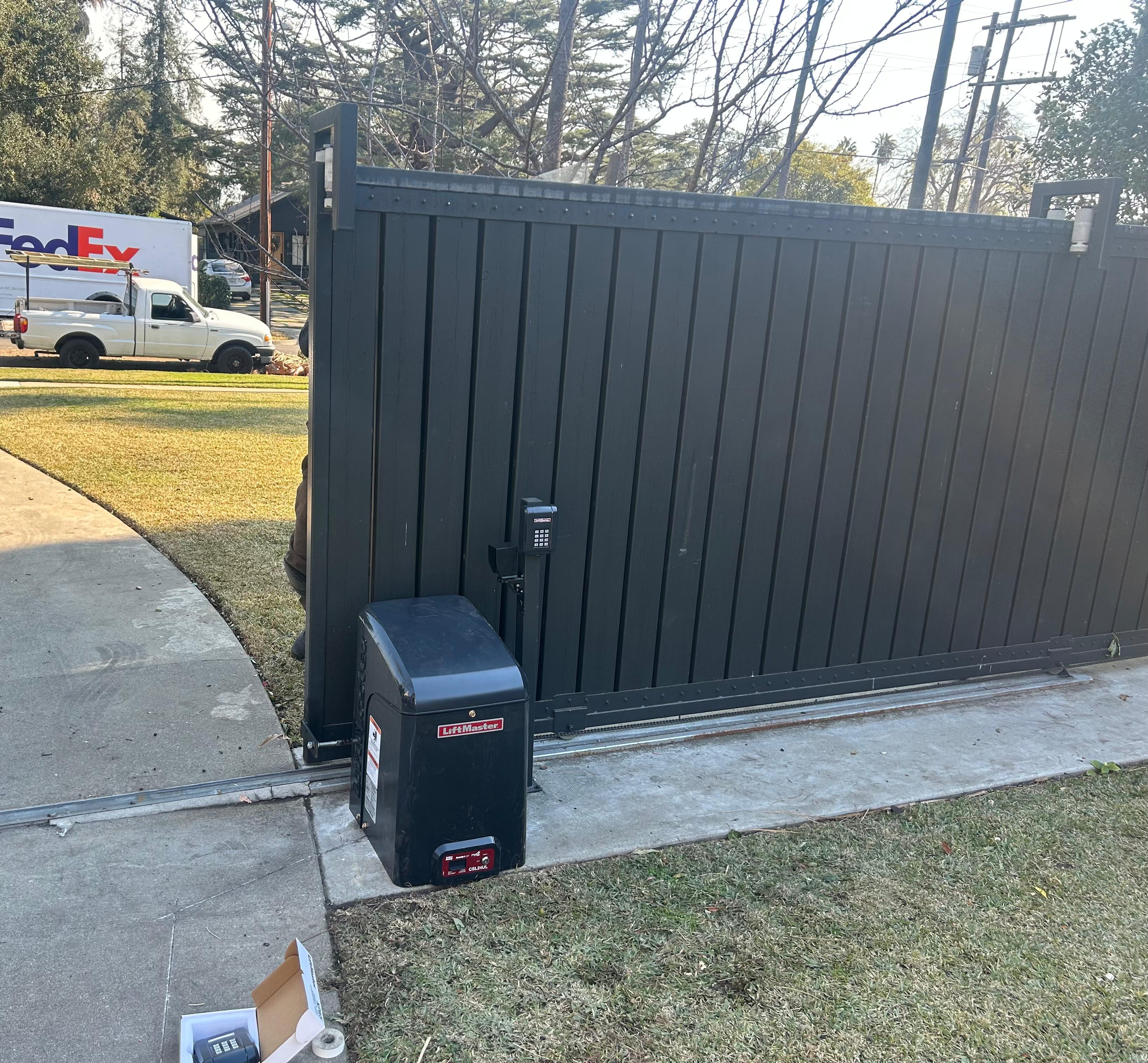 Driveway Gate Repair project photo