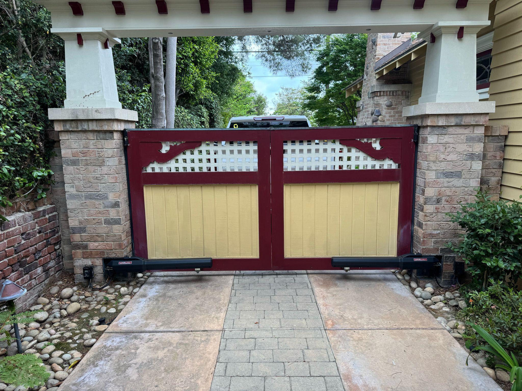 Driveway Gate Repair project photo