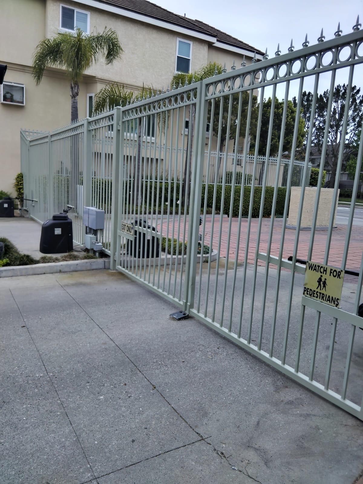 Driveway Gate Repair project photo