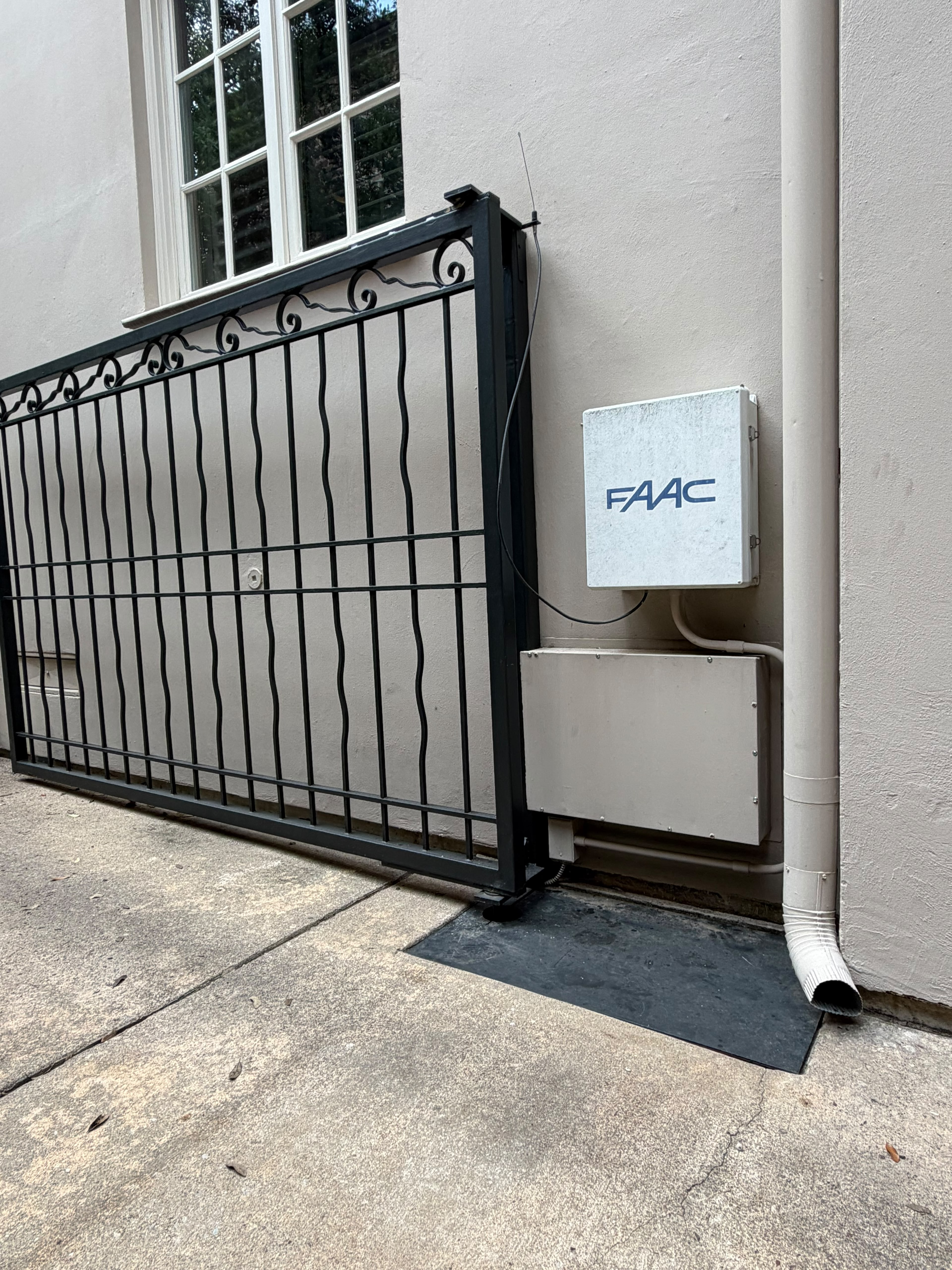 FAAC gate motor service