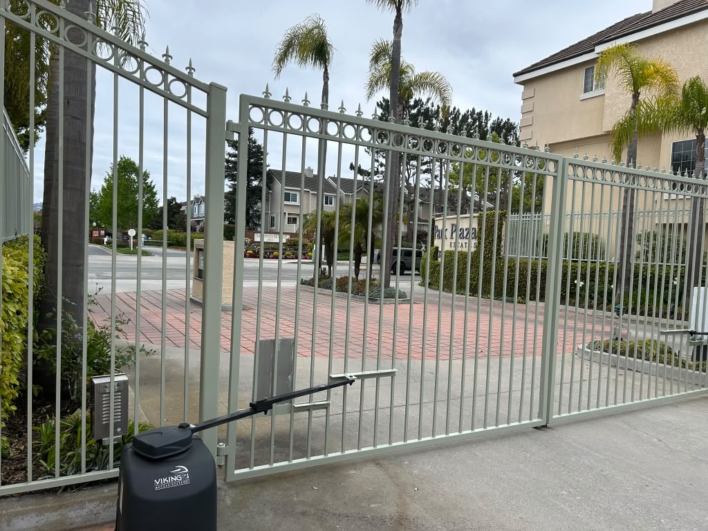 Viking gate motor service