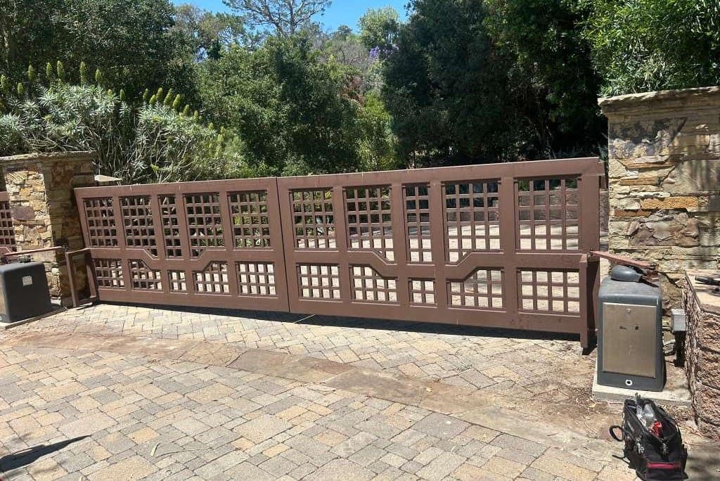 Gate repair work