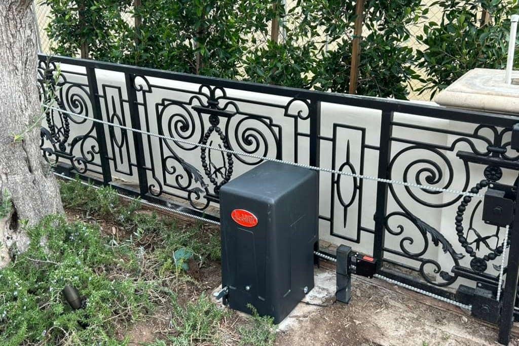 Gate repair work