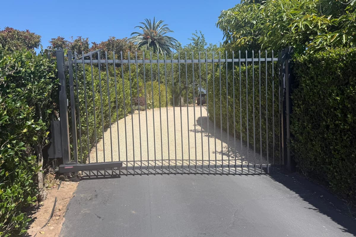 Gate repair work
