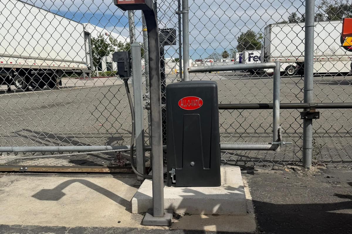 Gate repair work