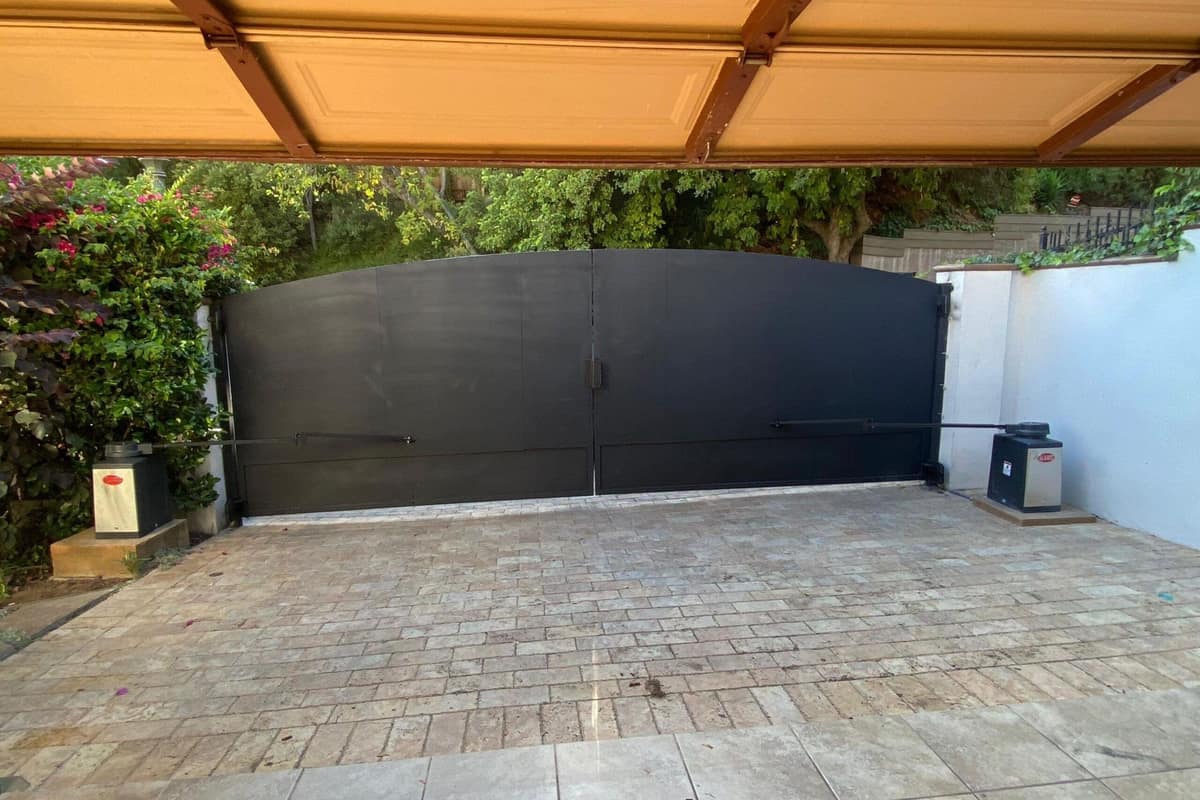 Gate repair work