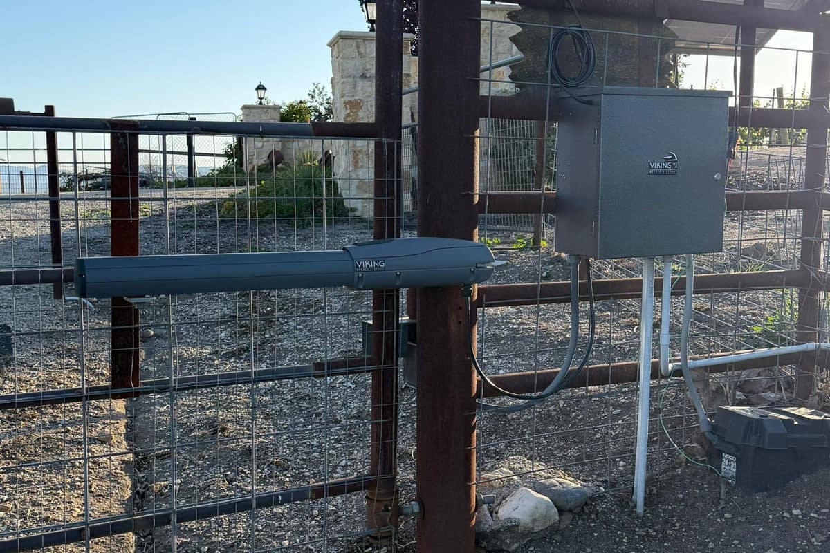Gate repair work