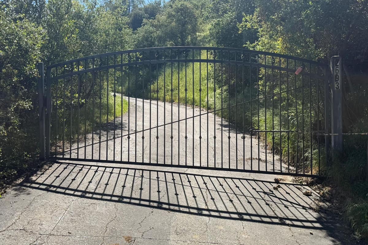 Gate repair work