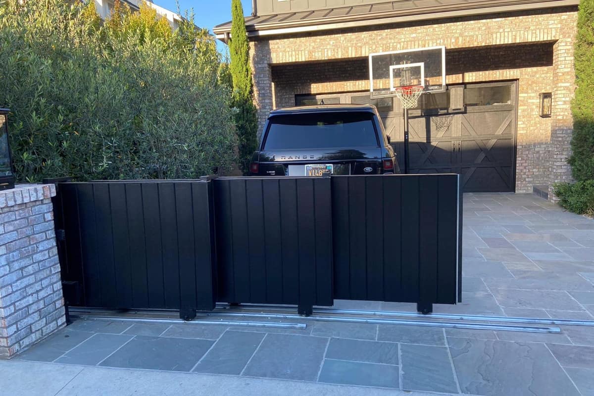 Gate repair work