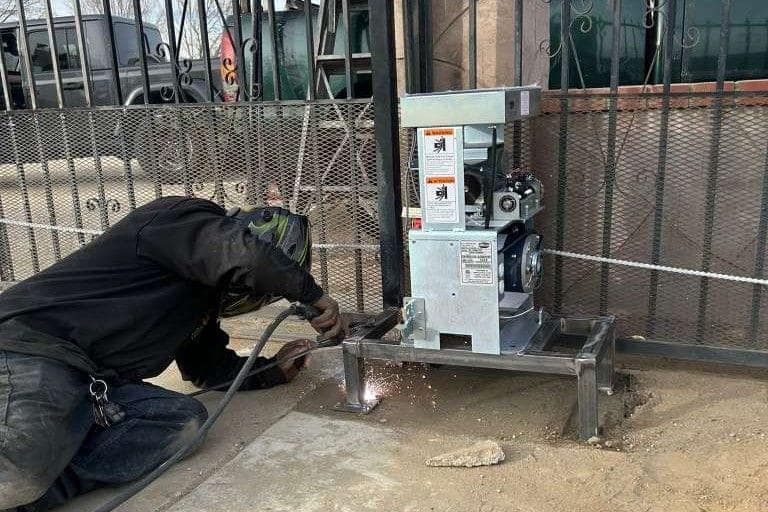 Gate repair work