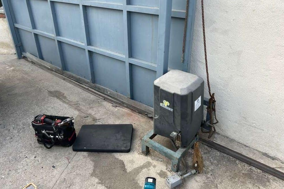 Gate repair work