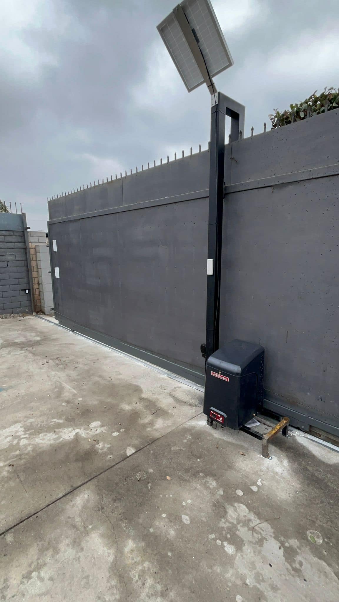 Gate repair work