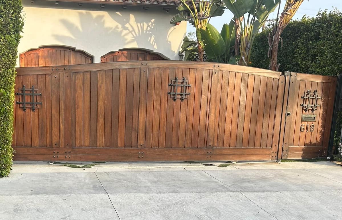 Gate repair work