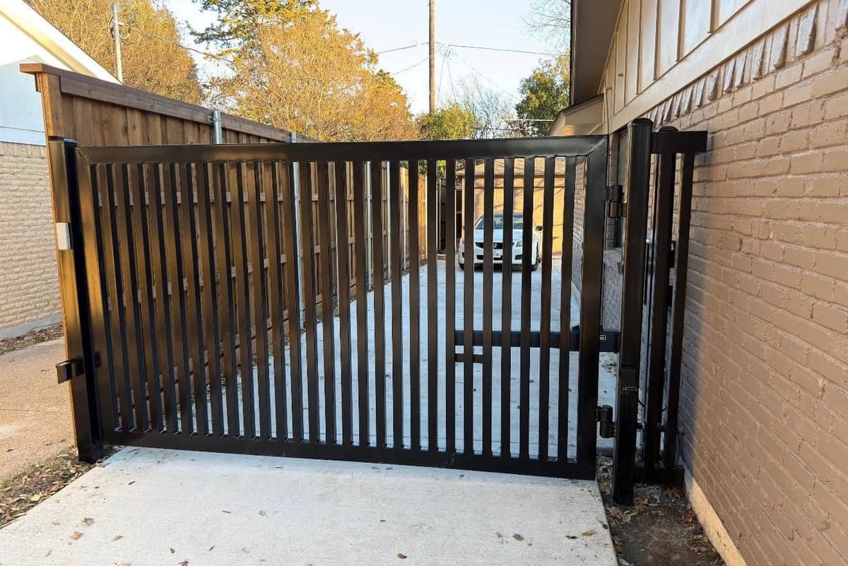 Swing gate repair DFW Texas
